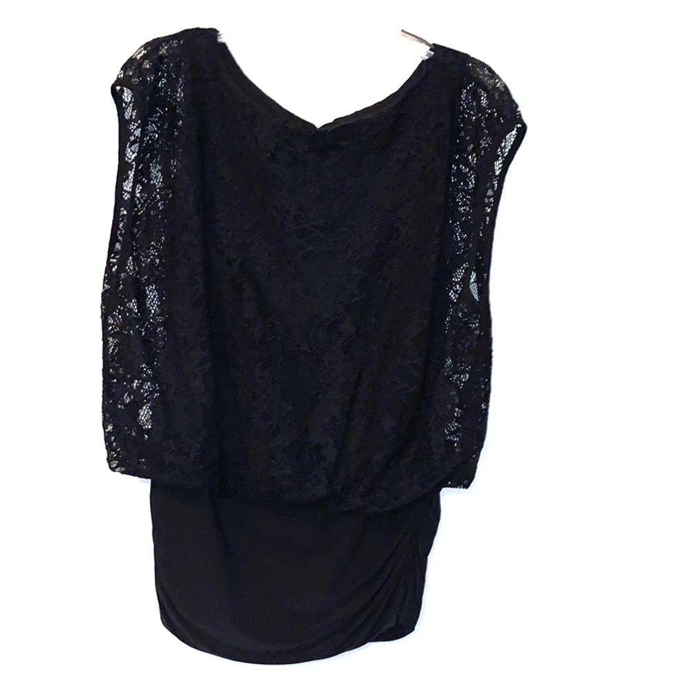 Sleeveless Lace Bubble like Top